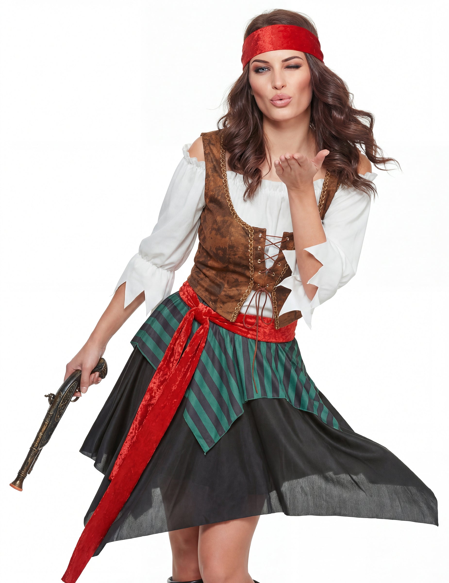 Részlet a mellszobról és a kalózfegyverről a csíkos női kalóz jelmezben