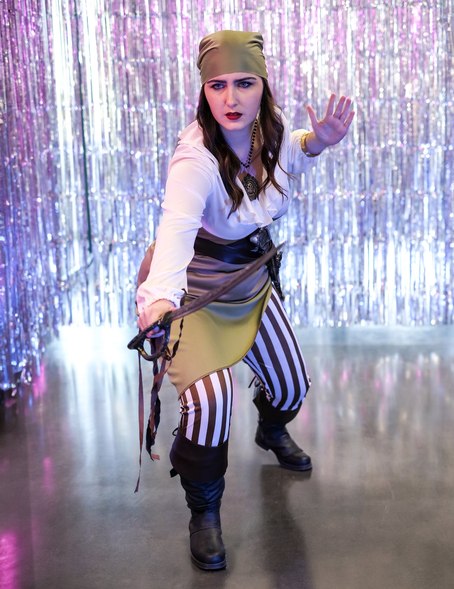 Női zöld és fehér kalóz jelmez