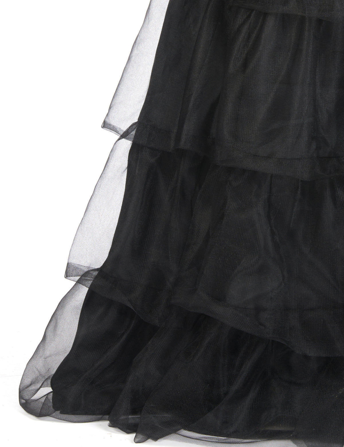 Détail des volants en tulle du déguisement robe de bal gothique