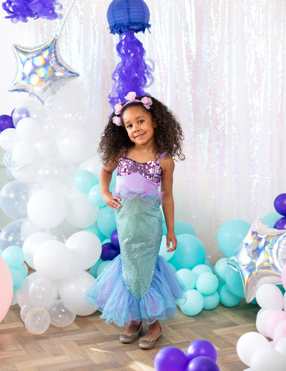 Mise en situation du déguisement sirène à sequins pour fille