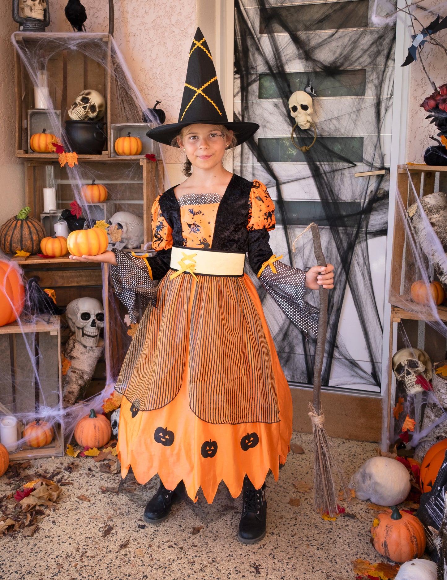 Narancssárga Halloween boszorkány álcázása