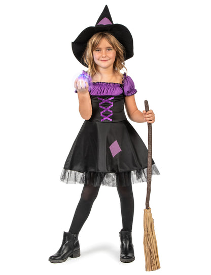 Seprűvel a lányoknak szánt boszorkány jelmezről