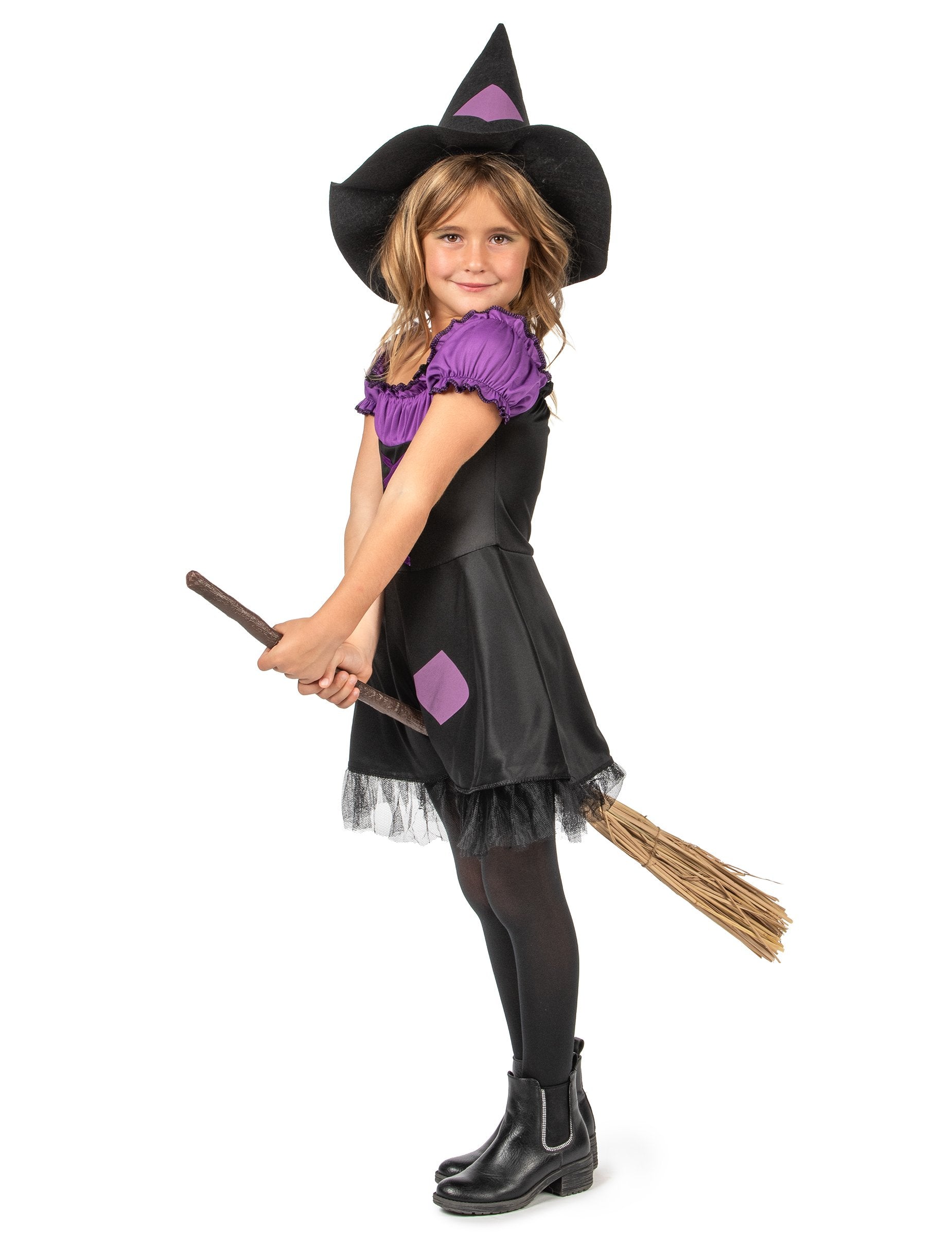 Profil nézet a lányoknak szánt boszorkány jelmezről