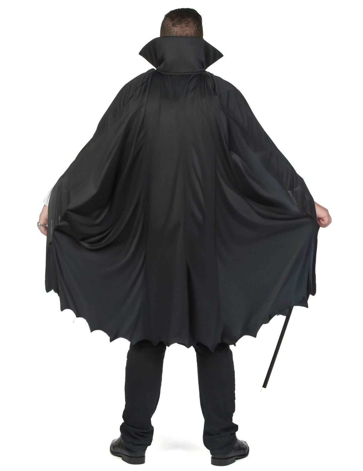 Vue de dos de la cape du déguisement de vampire pour homme grande taille