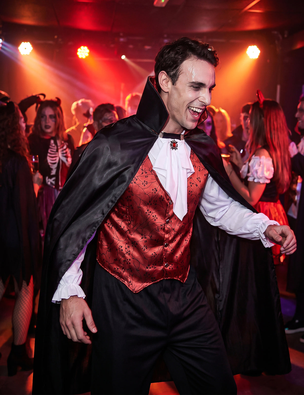 Halloween férfi vörös vámpír álruhája