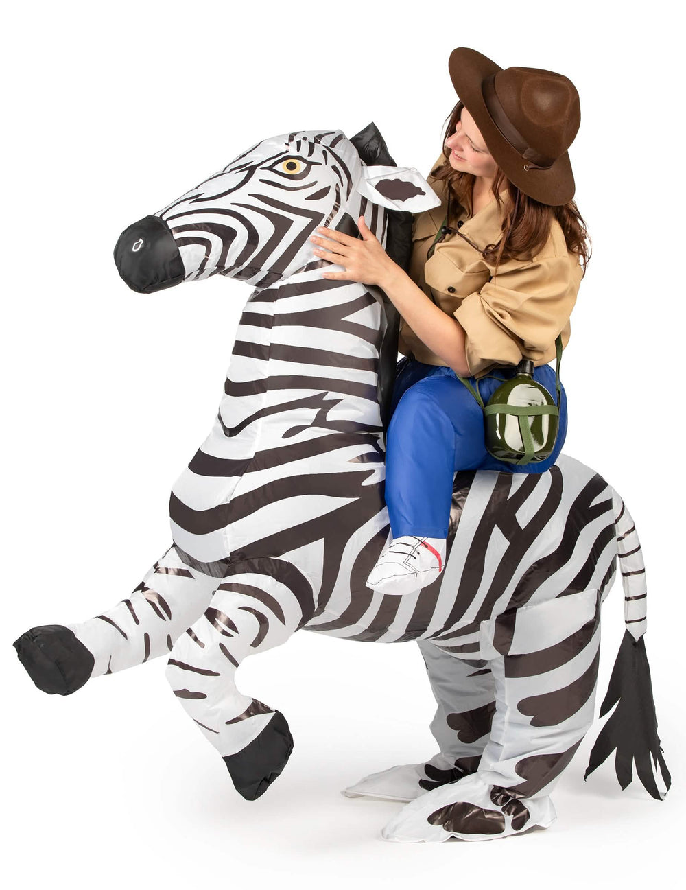 oldalnézetben látható felnőtt vigyél zebra jelmez