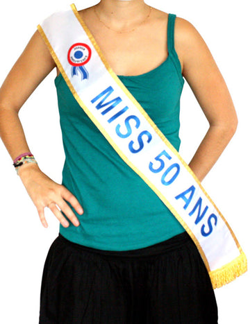 Miss 8 -éves -ed sál
