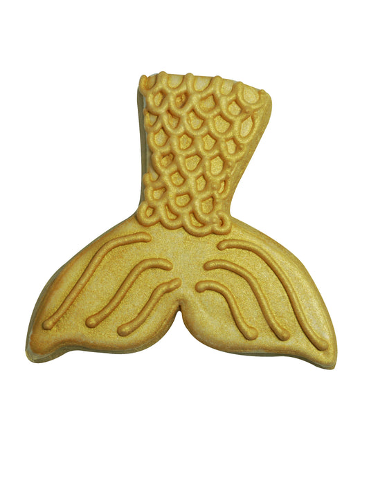 Biscuit doré réalisé avec l'emporte-pièce queue de sirène pour biscuits