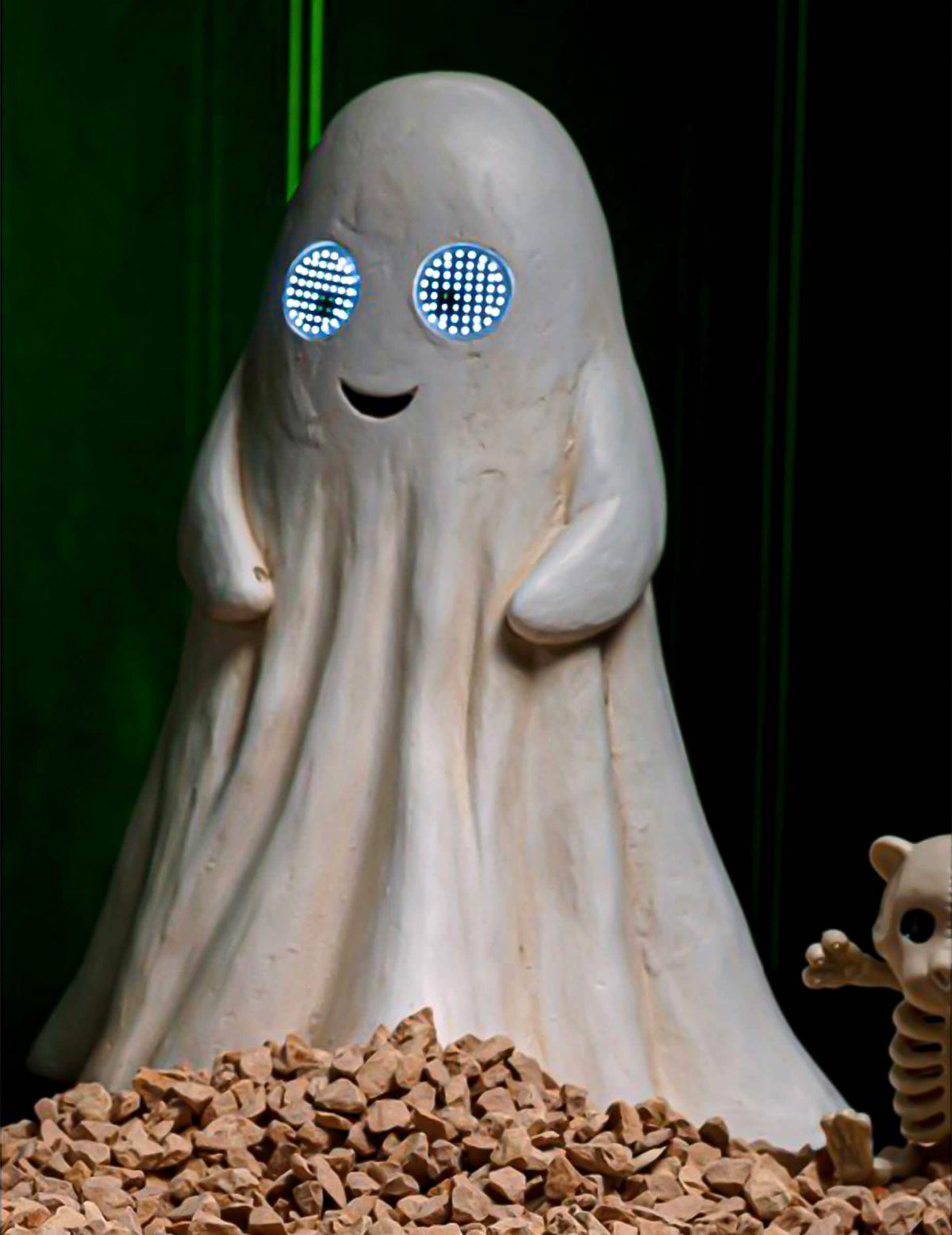 Dekoratív Summerween szellem magnéziából, mozgó LED-szemekkel 34,5 x 24 x 42 cm