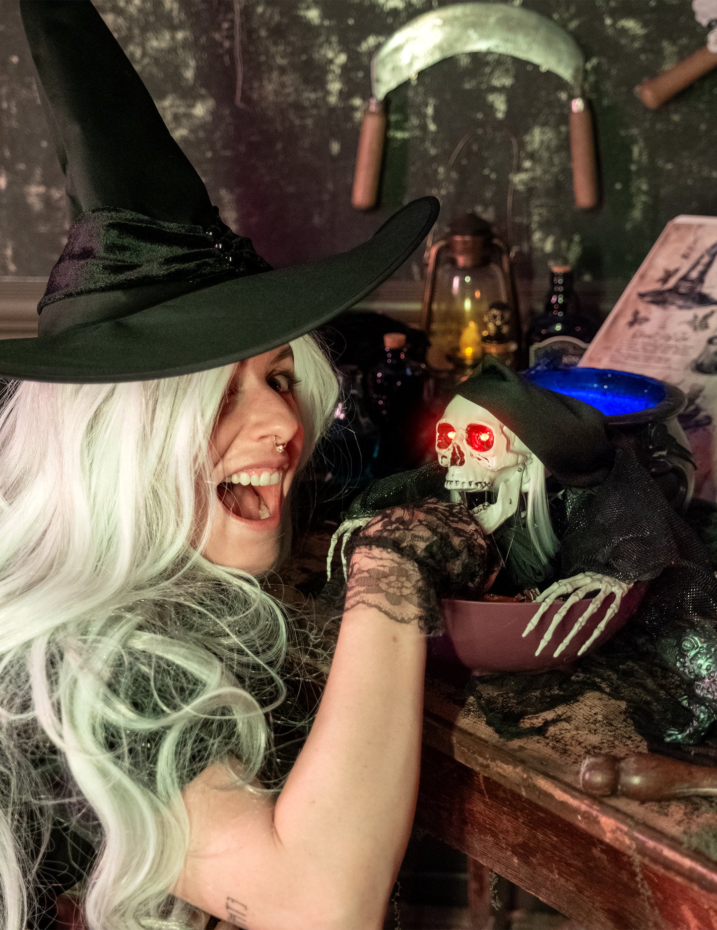 Ghoulish Reaper izzó tálral 52 cm