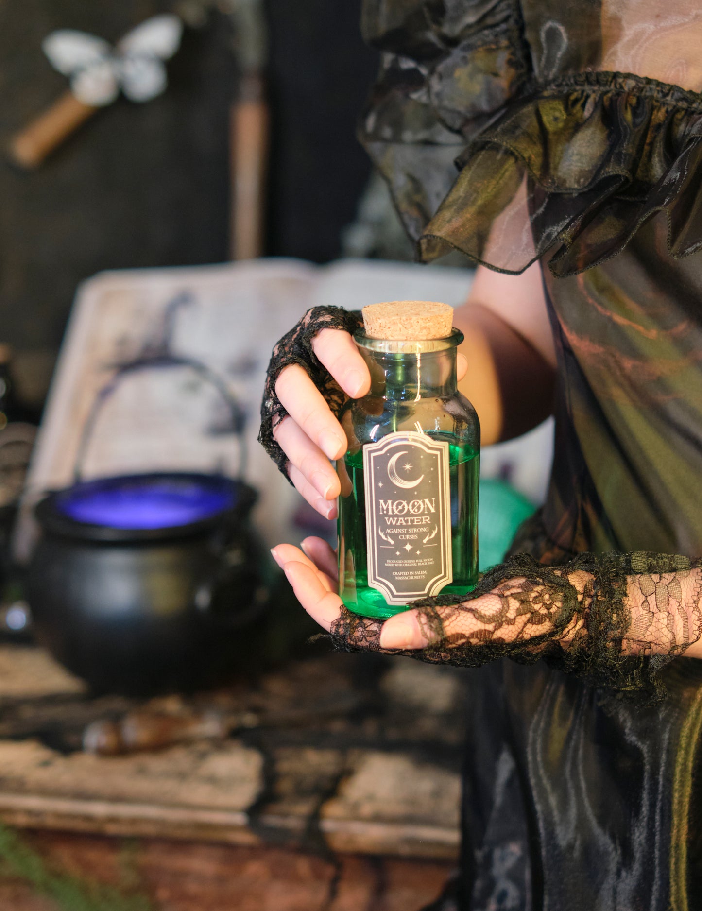 Holdvíz zöld üveg fiola 13.5 cm