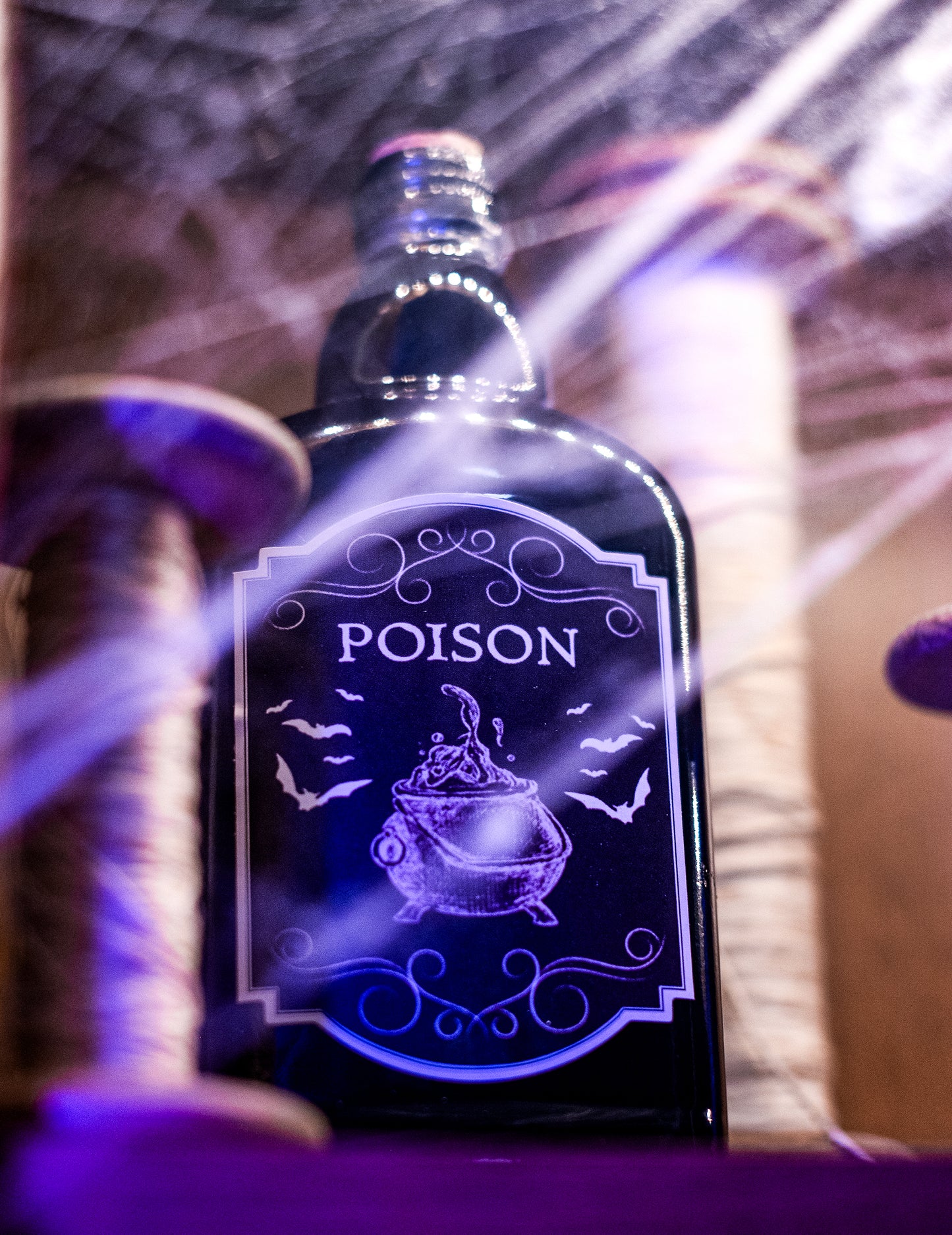 Poison fekete üveg 19 cm