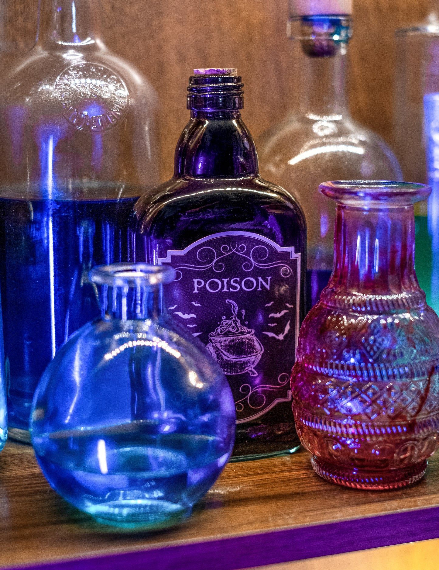 Poison fekete üveg 19 cm