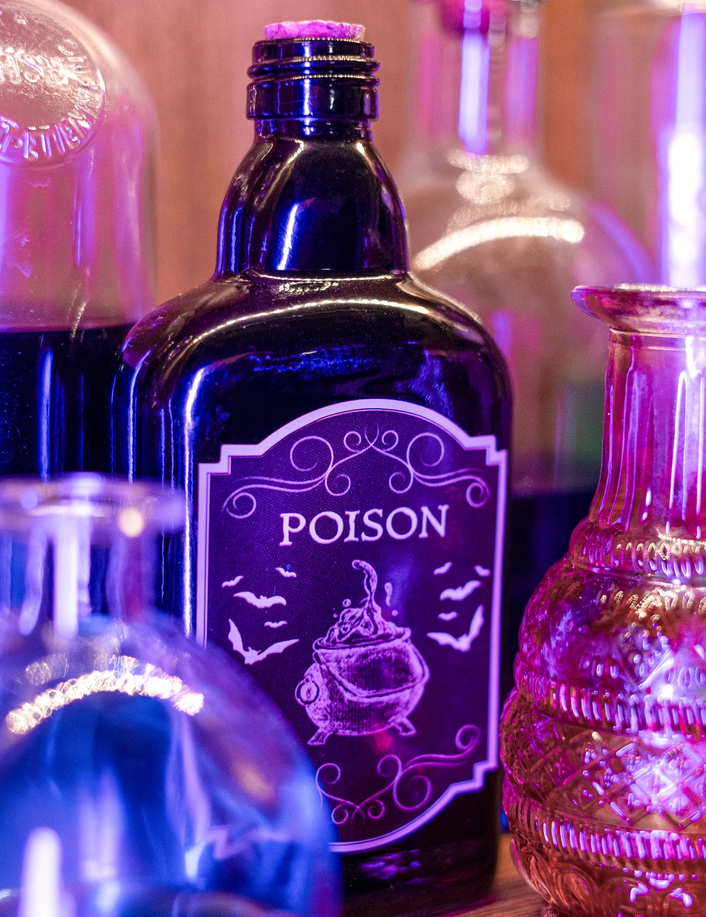 Poison fekete üveg 19 cm