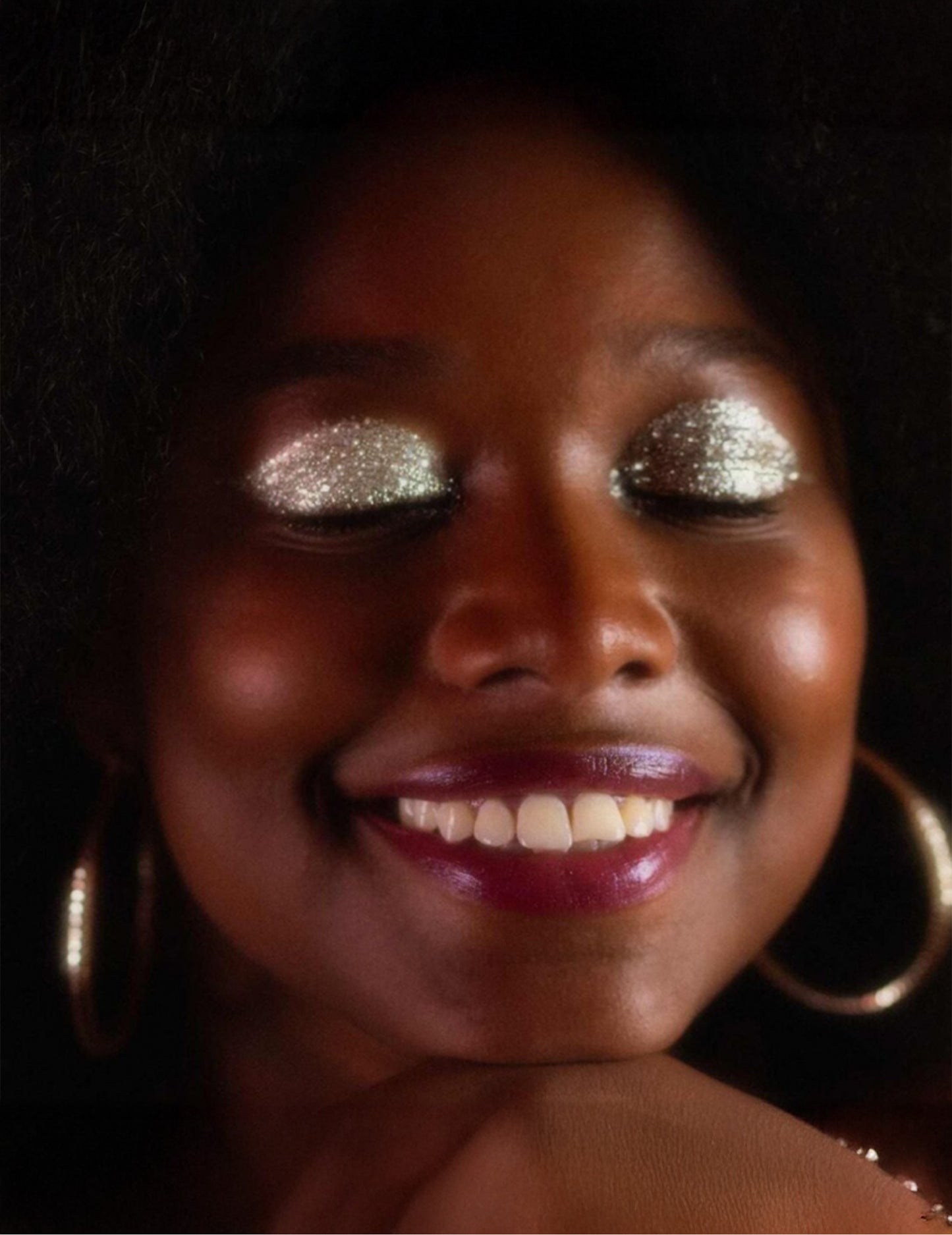 Ezüst csillámos gél Runway Si si la paillette 10 ml 