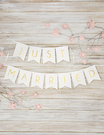 Fehér és arany zászlófüzér, friss házasok, 155 cm karton