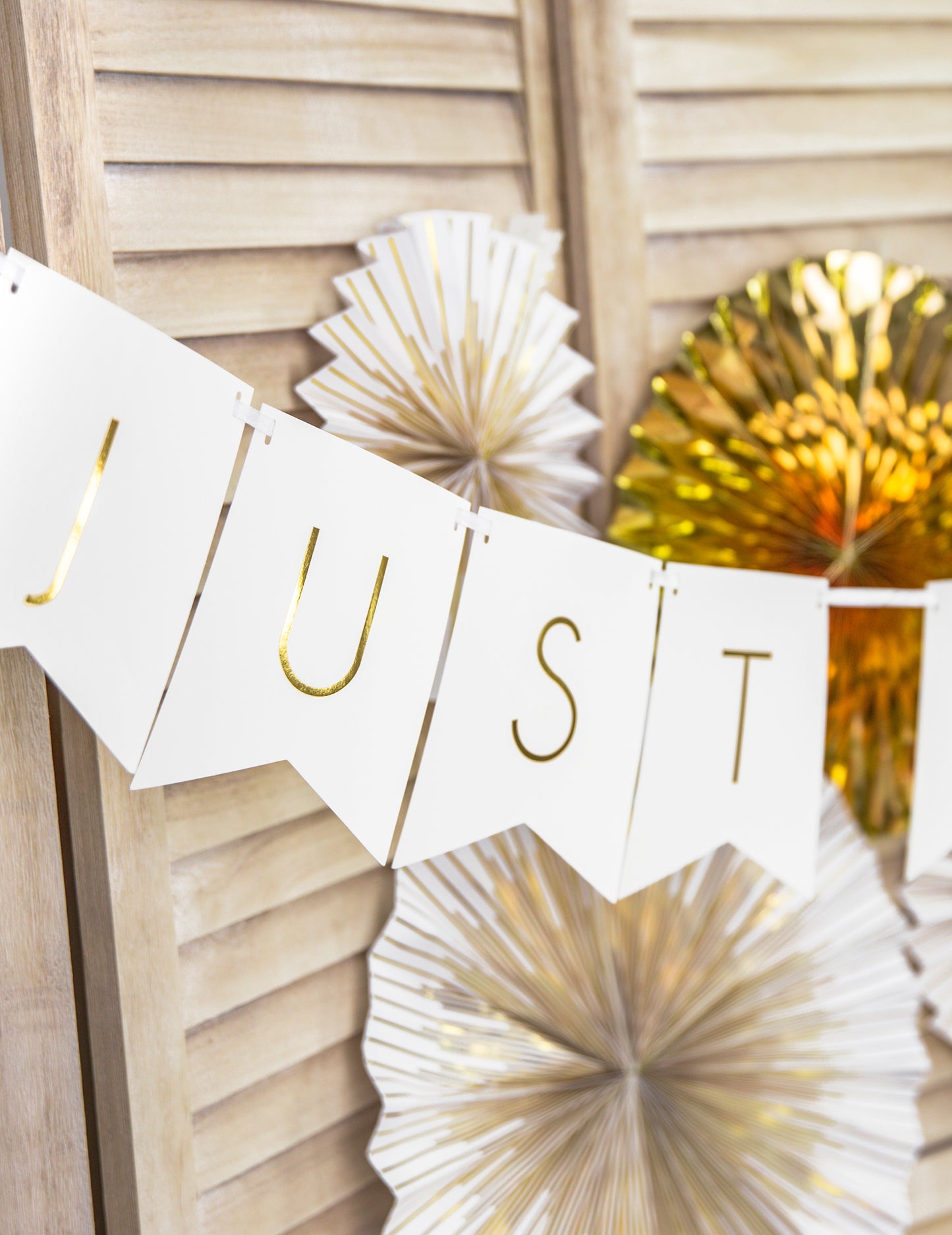 Fehér és arany zászlófüzér, friss házasok, 155 cm karton