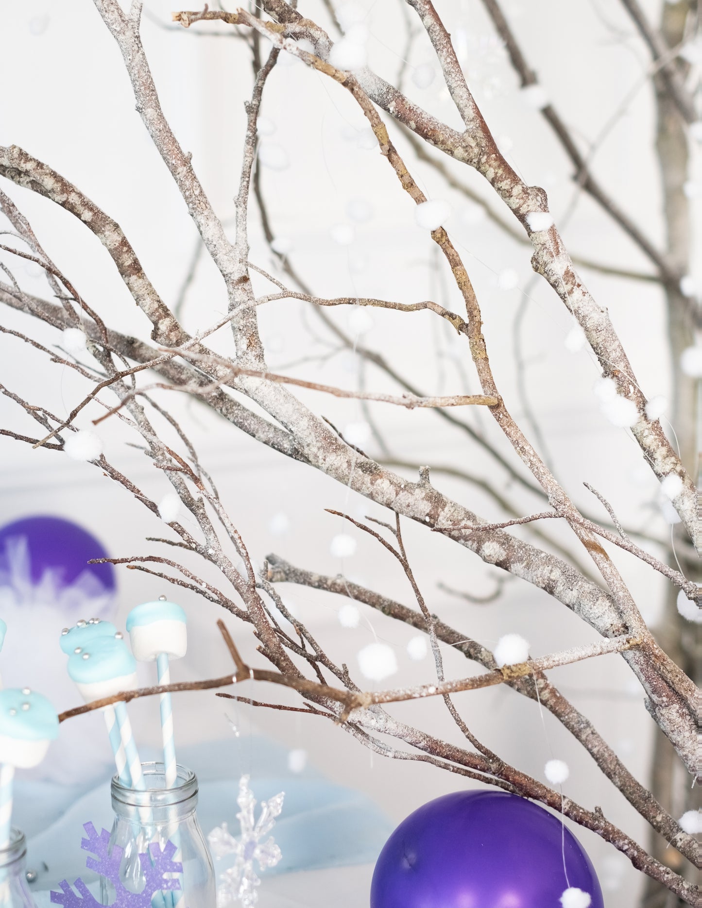 Hógolyó girland 135 cm sarki dekoráció