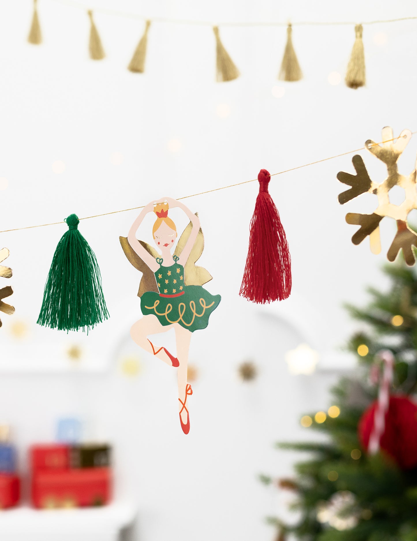 2 méteres karácsonyi papírgirland diótörő, balerina és pompon mintákkal
