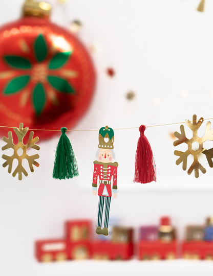 2 méteres karácsonyi papírgirland diótörő, balerina és pompon mintákkal