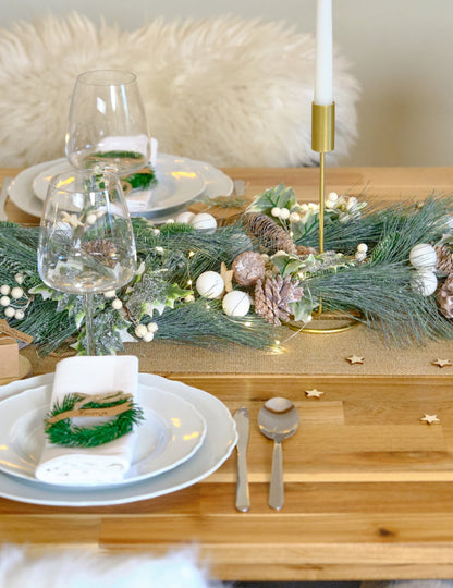 Zöld lombozat koszorú és fenyőtobozok 1 m