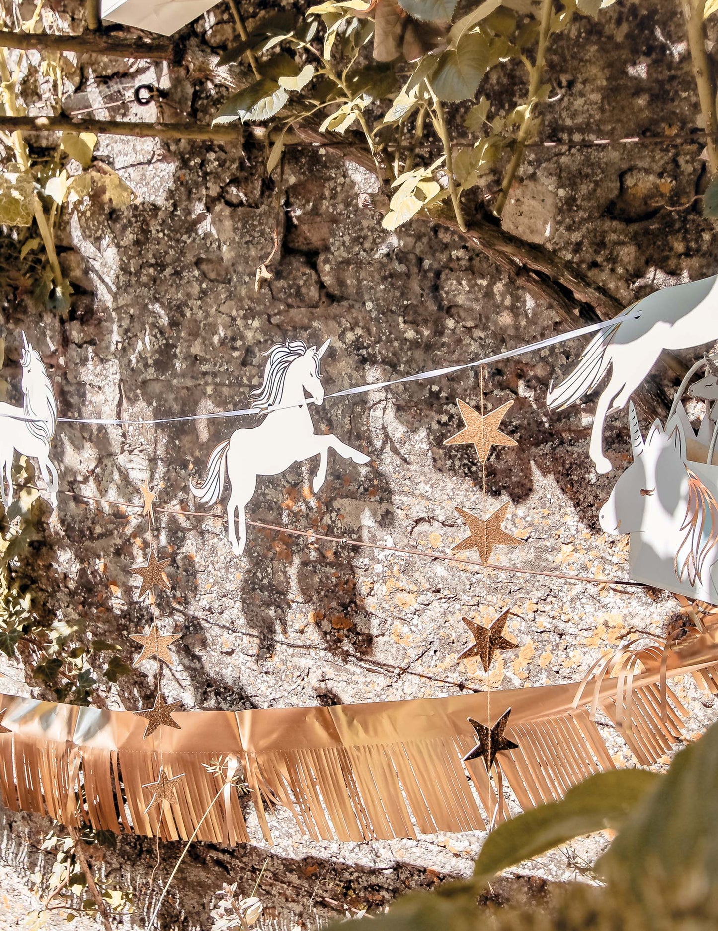Pasztell unikornis girland arany csillagokkal, 2m, születésnapra