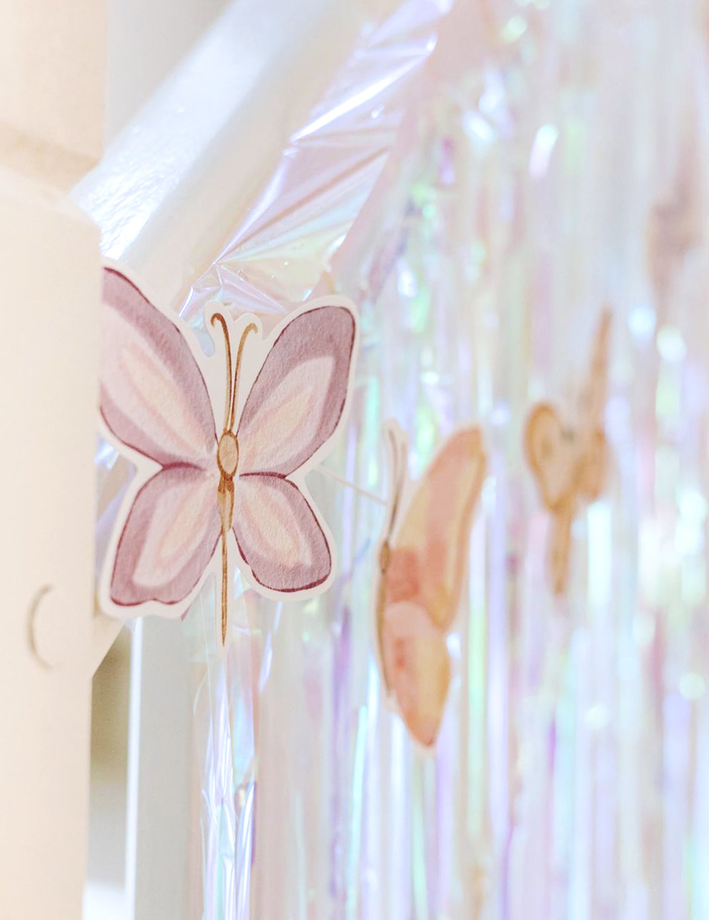 Pasztellrózsaszín papír pillangó girland 10 cm x 1,5 m varázslatos hangulat