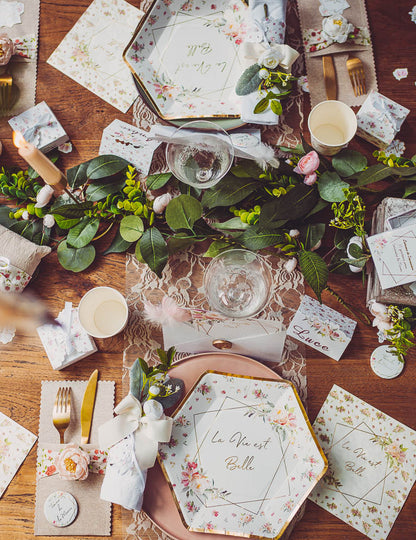 1,40 méteres fehér bazsarózsa, babér és eukaliptusz füzér esküvőkre