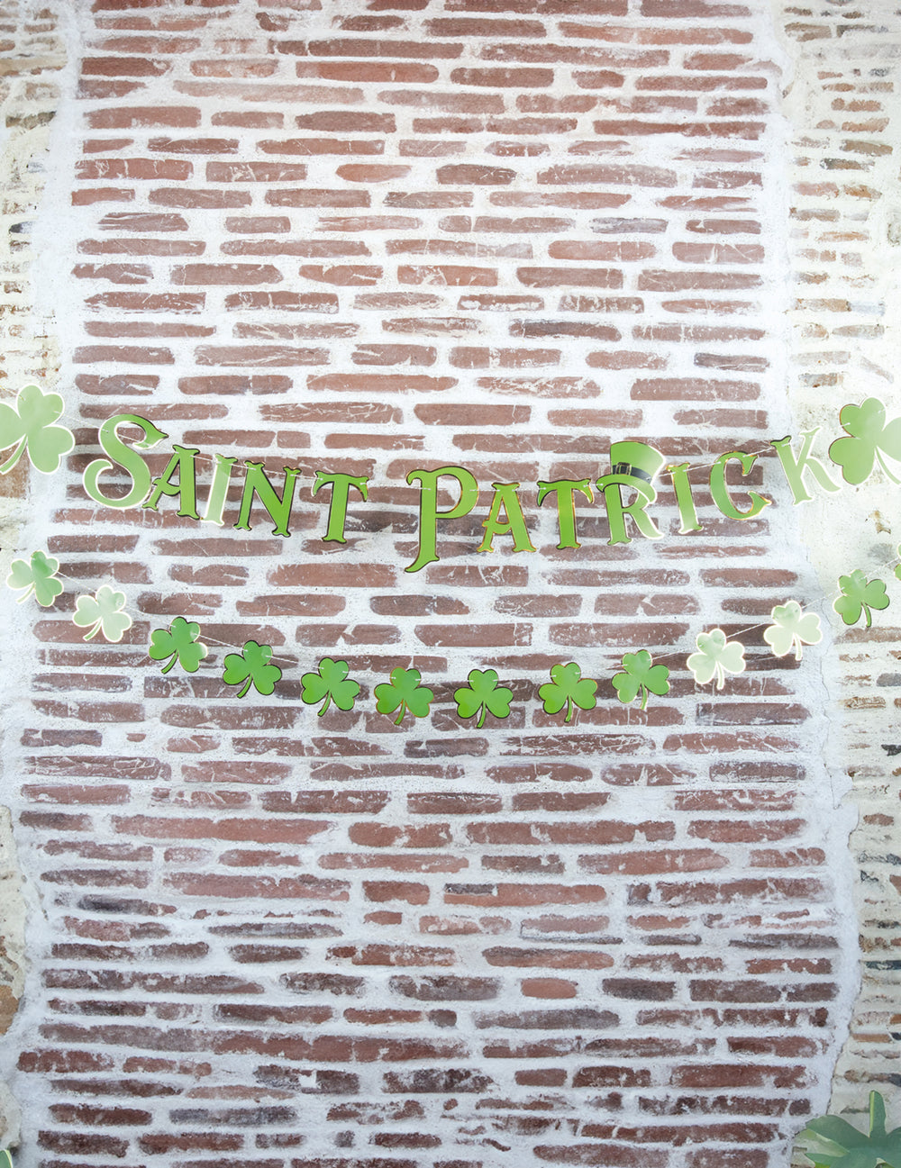 Détail de l'inscription de la guirlande trèfles Saint Patrick