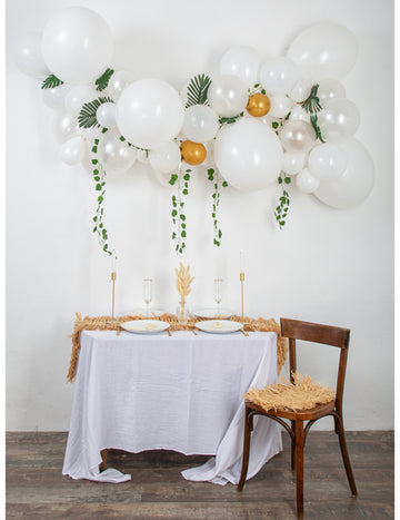 55 lufis fehér és arany színű ívkészlet borostyánnal és trópusi levelekkel, elegáns díszítéssel