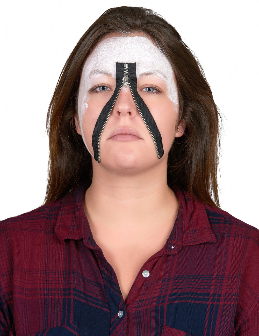Détail de l'application sur le visage du kit maquillage fermeture éclair Halloween