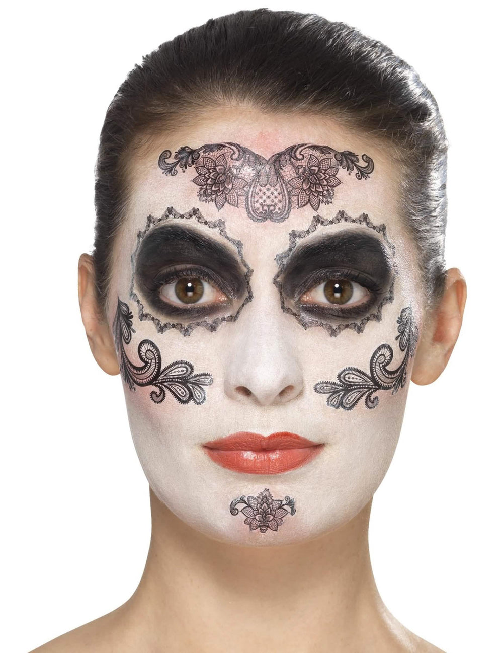 Csipkemintás arcalkalmazások a glamour sminkkészletből műszempilla és ékszerek Dia de los muertos