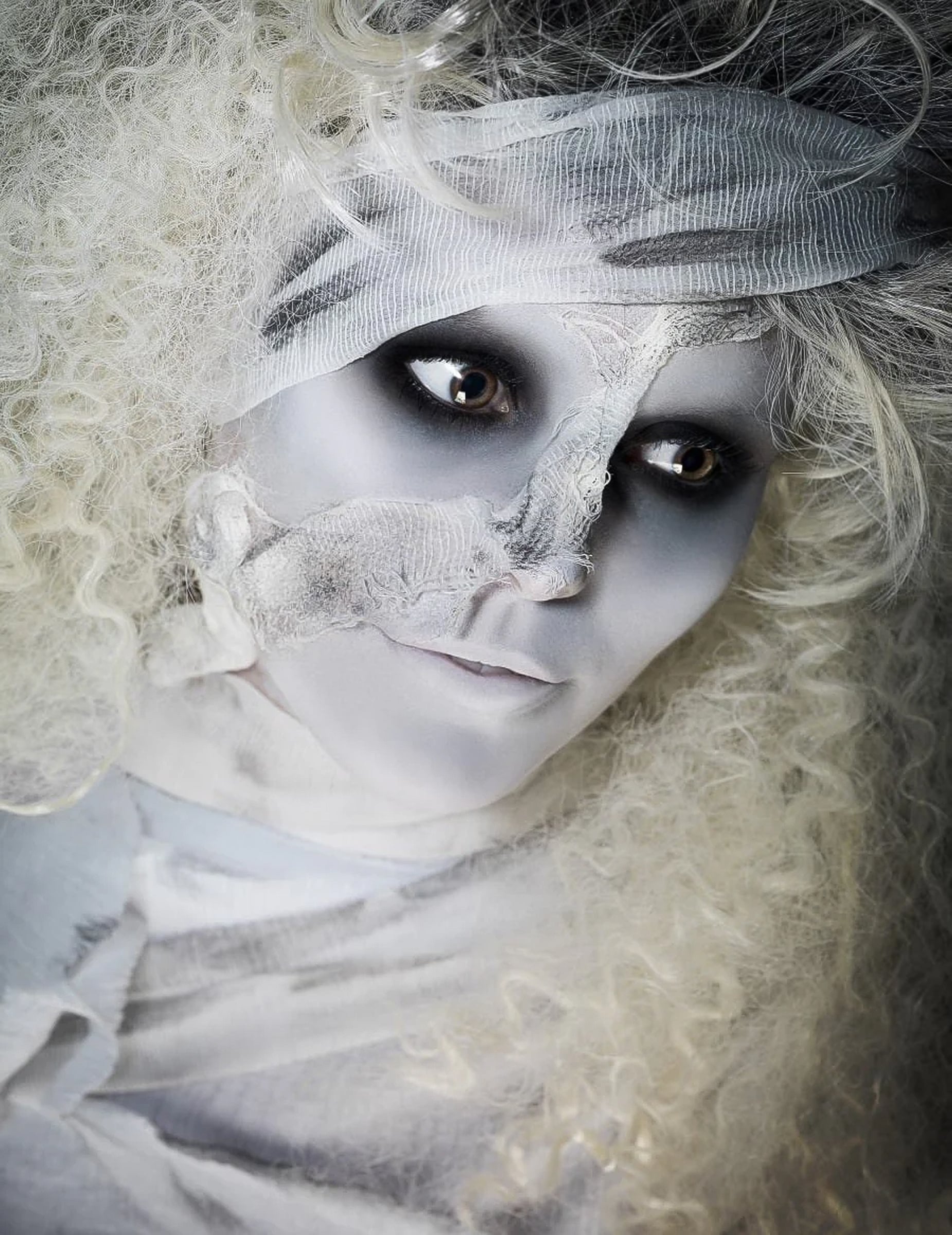 Kit maquillage momie pour adulte blanc et gris avec bandages Halloween