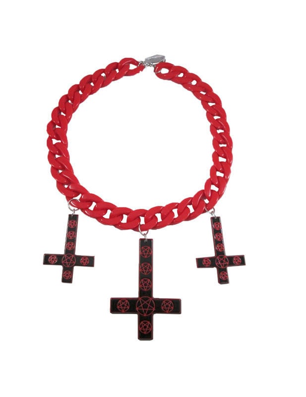 Collier chaîne avec 3 pendentifs croix noires pour adulte rouge