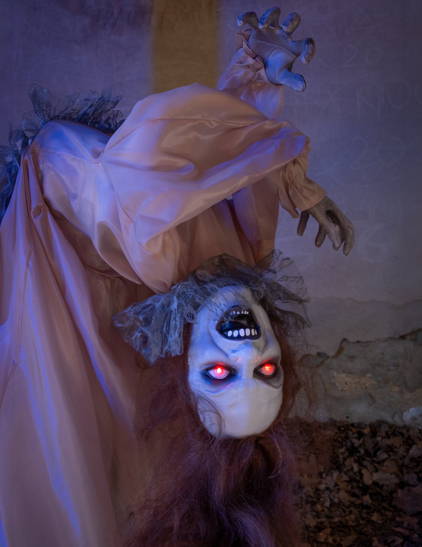 Az átkozott hölgy animált 130 cm