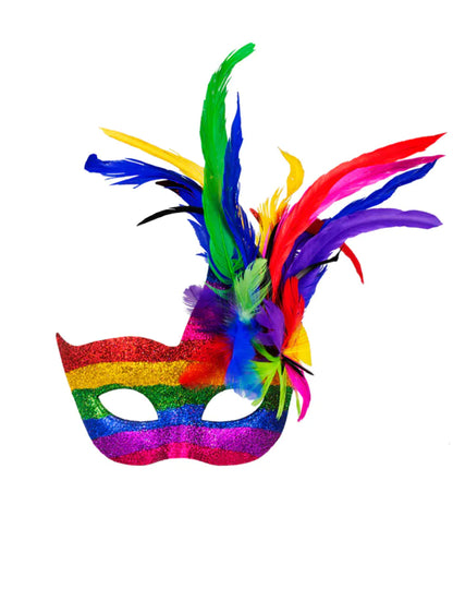 A színes, tollakkal díszített felnőtt velencei maszk tollainak és csillámainak részlete