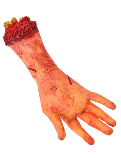 Életnagyságú levágott, véres kéz