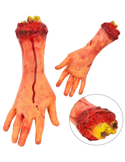 Életnagyságú levágott, véres kéz