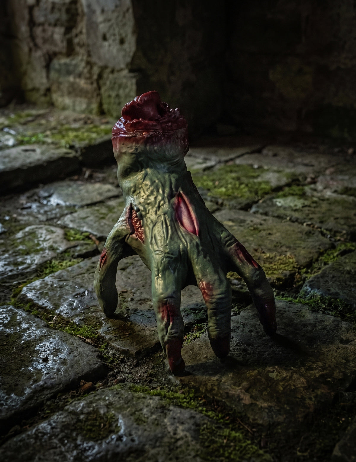 A zombi hang és a mozgás 20 cm -es kéz