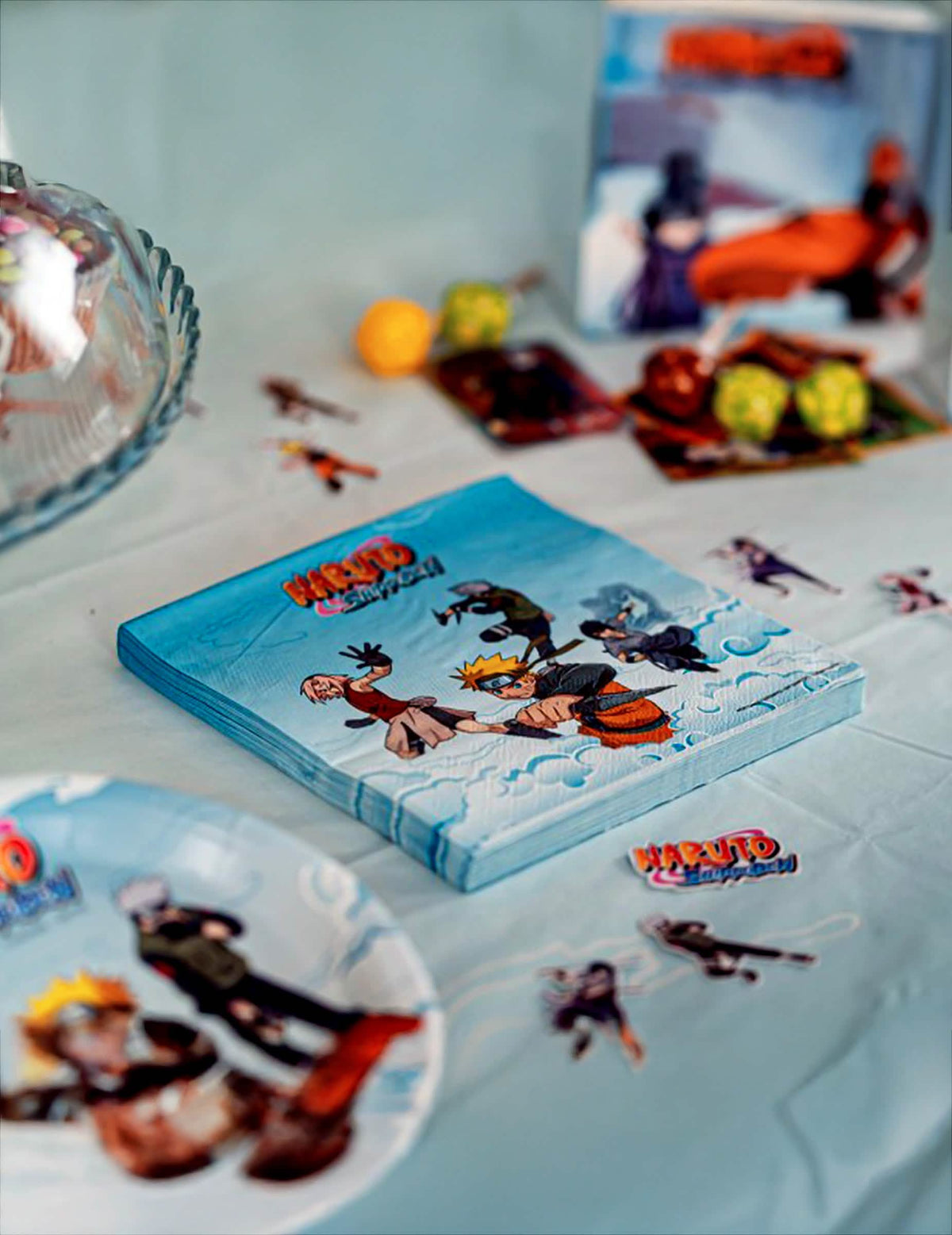 Naruto Shippuden™ újrahasznosítható papír abrosz 136 x 228 cm