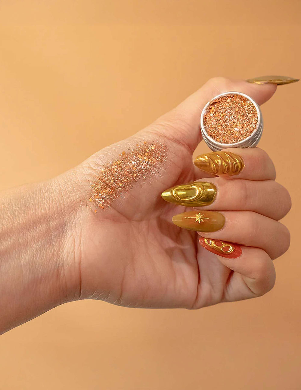 Rendu sur la peau des paillettes biodégradables Si si la paillette pour maquillage orange métallique