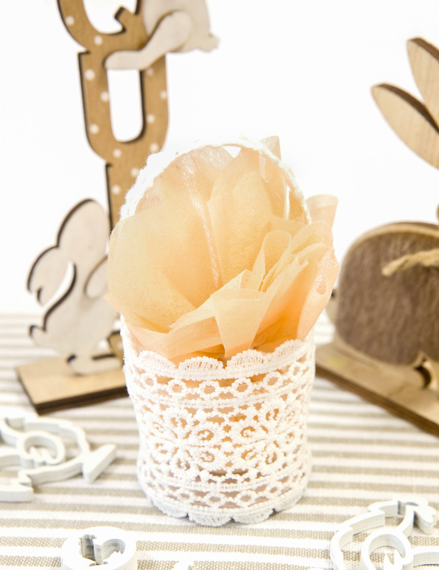 Elefántcsont csipke kosár 11 x 5 cm fogantyúval