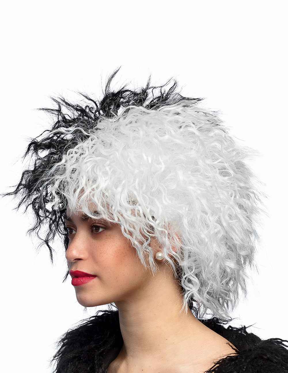 Vue de profil de la perruque cruelle pour femme