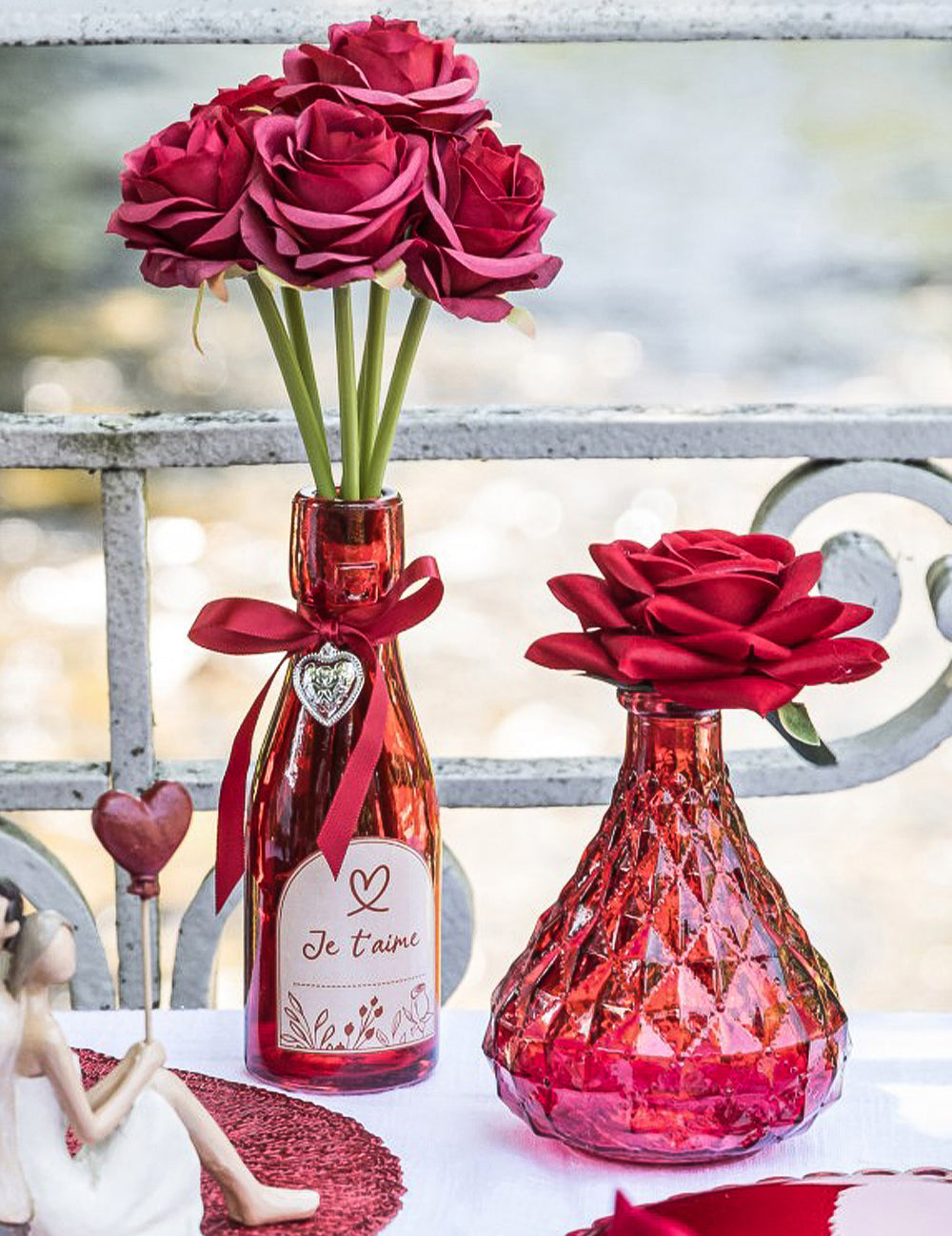 Mise en scène romantique du vase vintage pour décoration de table
