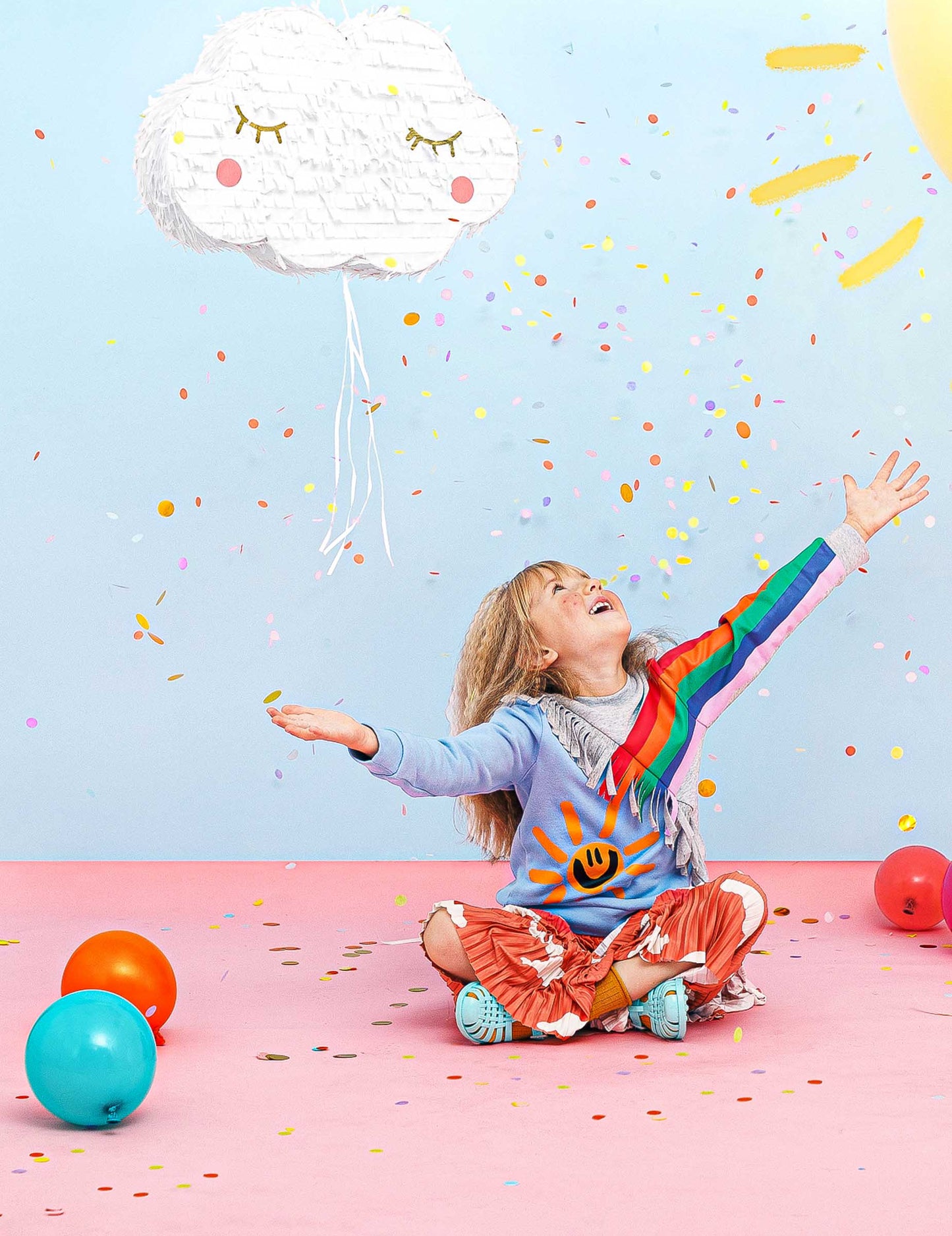 Fehér felhő piñata zsinórokkal, 50 x 32 cm