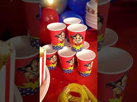 8 Gobelets en carton Wonder Woman™ 210 ml