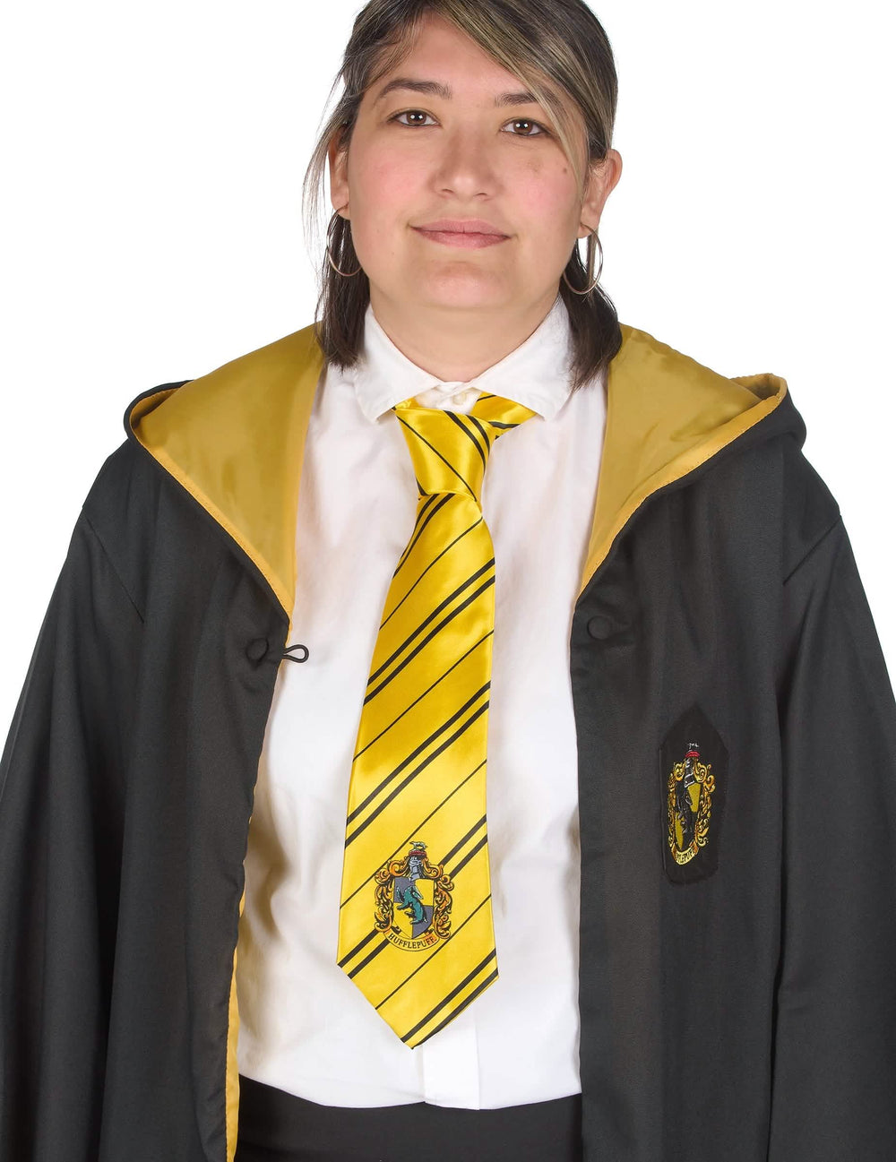 A luxus Hufflepuff varázslóköpeny másolatának nyakkendője és címerének részletei