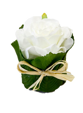 Rose blanche dans un pot en feuillage décoration champêtre blanche