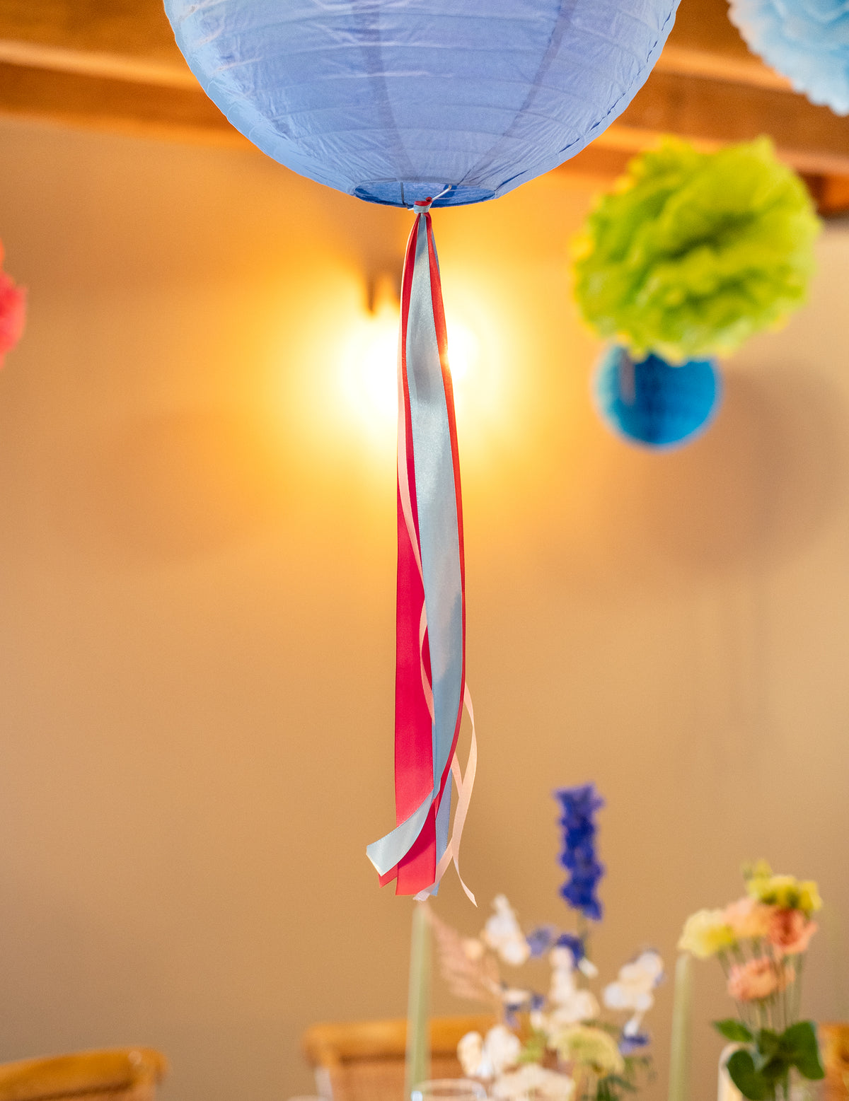 Mise en situation décorative du ruban en satin rose