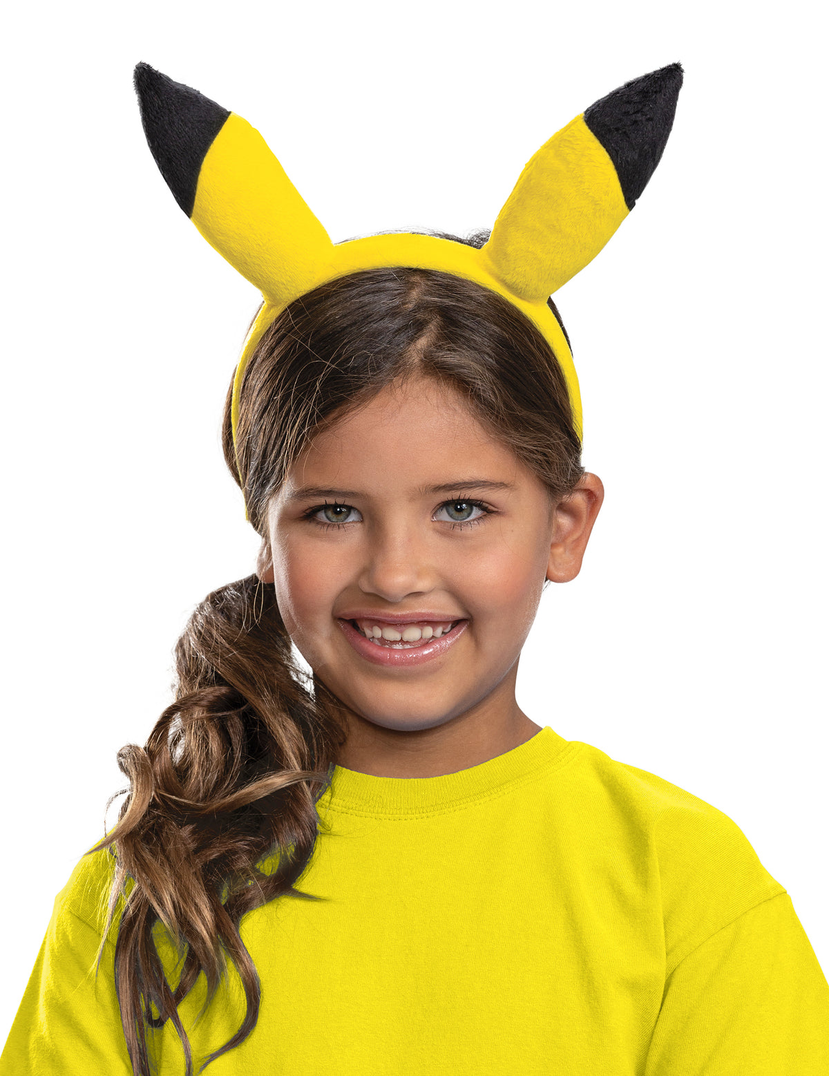 Gros plan sur les oreilles du serre tête Pikachu pokémon